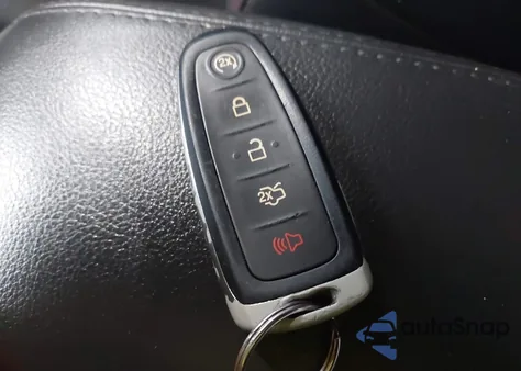 2018 Ford Focus Titanium из США, поврежденный, VIN 1FADP3N29JL242428